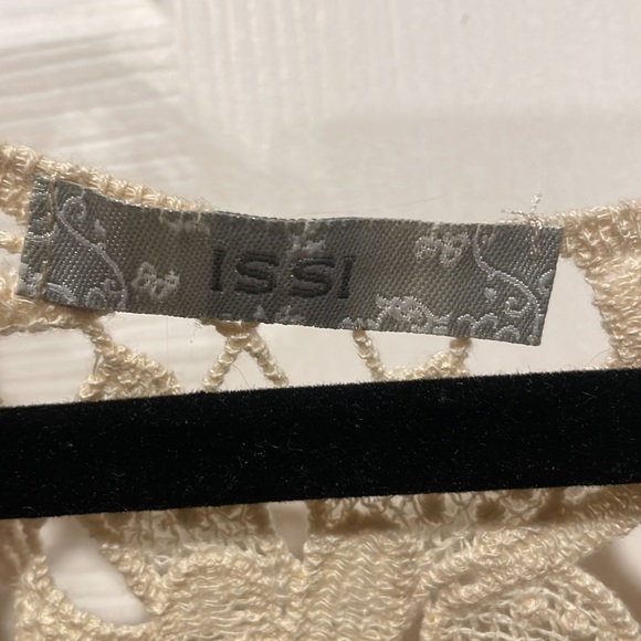 ISSI 3/4 Sleeve Crochet Top - Picture 3 of 4